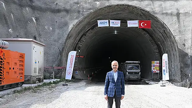 Ankara-İzmir Hızlı Tren Hattı bir yıl erken bitirilecek!
