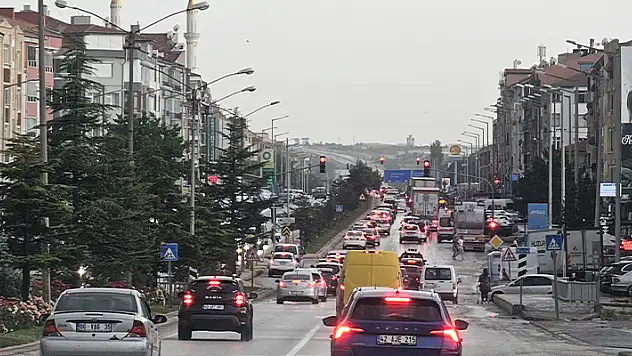 Ankara-Konya kara yolunda bayram öncesi trafik yoğunluğu oluştu! 
