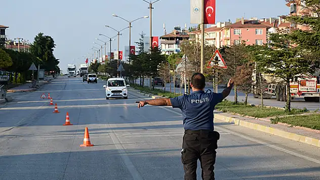 Ankara-Konya karayolunda trafik ve asayiş uygulaması: 33 araç sahibine ceza kesildi