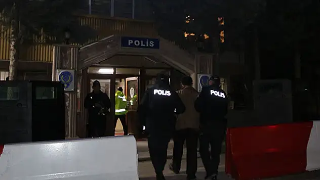 Ankara-Konya yolunda küçük yaştaki çocuğuna tır kullandıran sürücü hakkında yasal işlem yapıldı