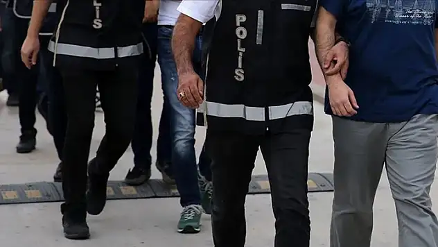Ankara merkezli 4 ildeki FETÖ operasyonlarında 16 gözaltı kararı verildi
