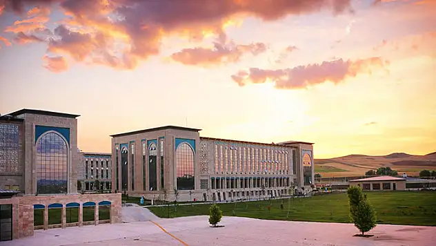 Ankara Yıldırım Beyazıt Üniversitesi 168 personel istihdam edecek
