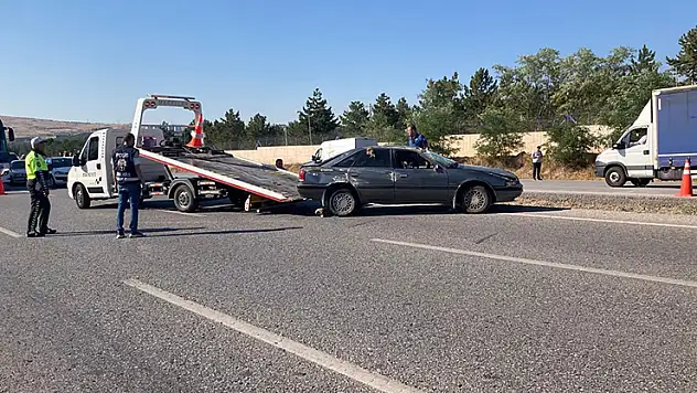 Ankara'da arızalanan otobüse kamyonet çarptı: 2 ölü, 1 ağır yaralı