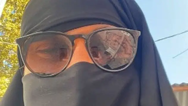 Ankara'da çarşafla gezen erkek şahıs gözaltına alındı
