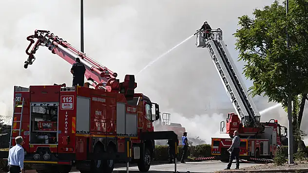 Ankara'da depolama tesisinin çöplüğünde yangın
