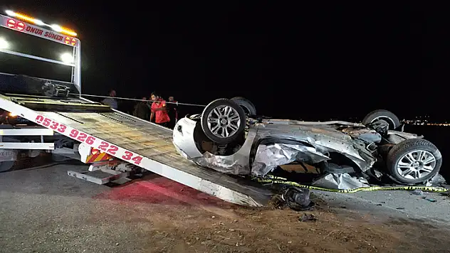 Ankara'da iki otomobil kafa kafaya çarpıştı: 3 ölü