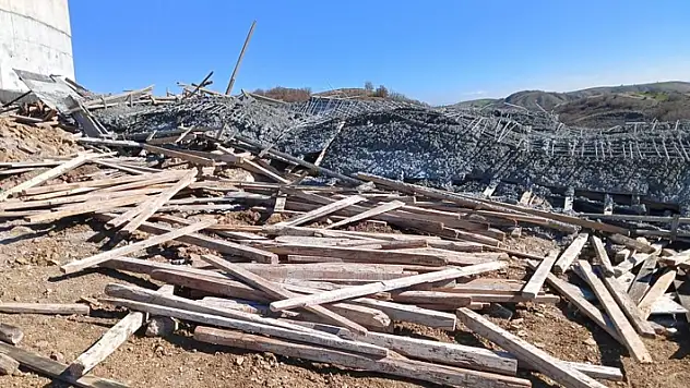 Ankara'da inşaat çöktü: 2'si ağır 6 yaralı
