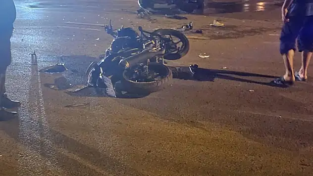Ankara'da motosiklet otomobille çarpıştı: 1 ölü, 1 ağır yaralı
