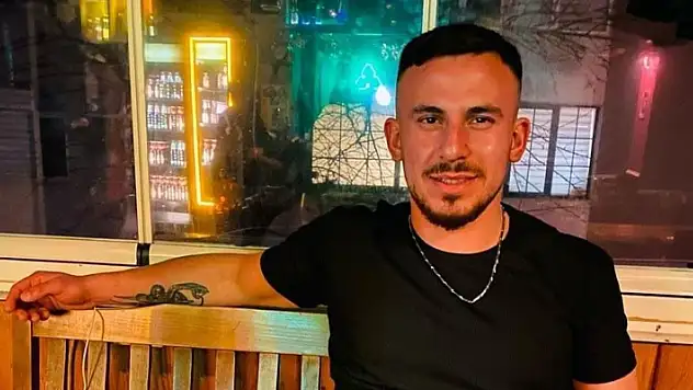 Ankara'da silahla oynayan genç kendini vurdu

