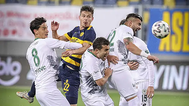 Ankaragücü 1 - Konyaspor 2 (İlk yarı sonucu)