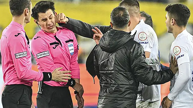 Ankaragücü Kulübü Başkanı Faruk Koca'dan, hakem Halil Umut Meler'e yumruklu saldırı
