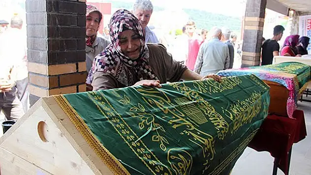 Anne, çocukları ve torunları defnedildi
