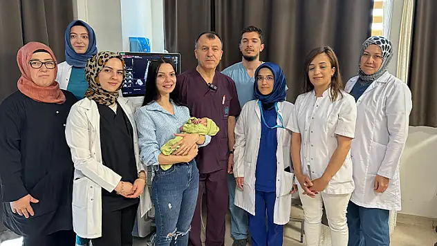 Anne karnında göbek kordonundan 6 kez kan verilen bebek, Konya'da sağlıklı şekilde doğdu
