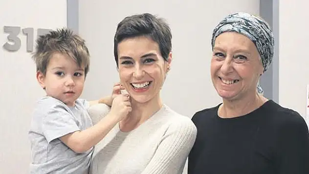 Anne-kız kanseri birlikte yendi