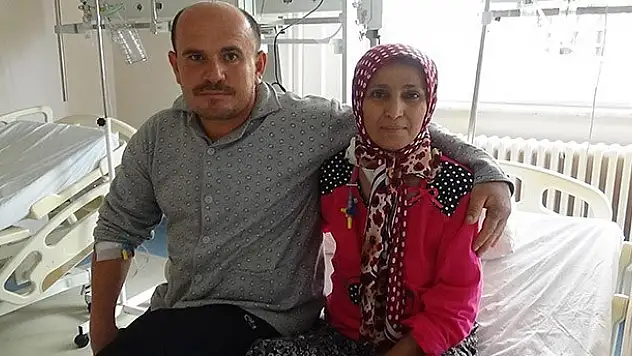 Anneler Günü'nde eşine böbreğini hediye etti