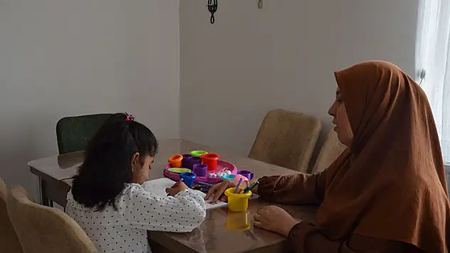 Annesini doğumda kaybeden Meryem, koruyucu ailesinin 'en özel' çocuğu oldu