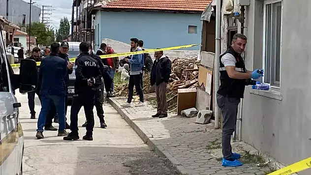 Annesini öldüren çocuğa 38 yıl, azmettirici babasına ömür boyu hapis
