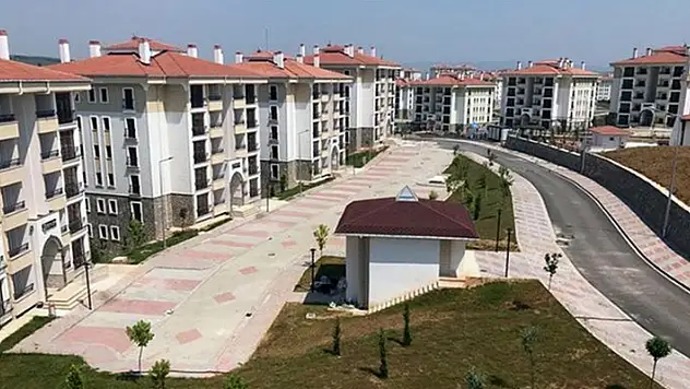 Antalya Aksu'da 39 kamu konutu satışa çıkarıldı