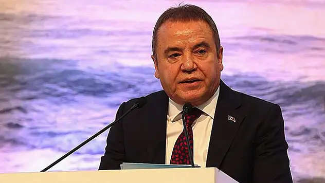 Antalya Büyükşehir Belediye Başkanı Böcek'in Kovid-19 testi pozitif çıktı