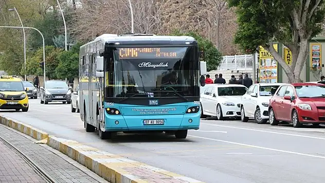 Antalya'da 24 bin TL maaşla toplu ulaşım şoförü aranıyor
