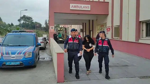 Antalya'da 29 yaşındaki kadın, 61 yaşındaki kocasını bıçakla ağır yaraladı