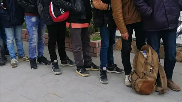 Antalya'da 56 düzensiz göçmen yakalandı