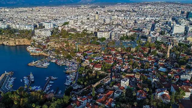 Antalya'da 6 dükkan ve 27 konut satışa sunuldu