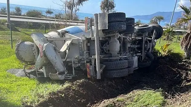 Antalya'da beton mikserinin çarptığı adam feci şekilde can verdi
