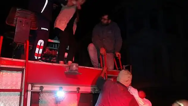 Antalya'da binada korkutan yangın: 6 kişi kurtarıldı
