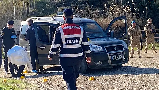 Antalya'da cinayet: Mahalle muhtarı dahil 3 ölü, 1 yaralı
