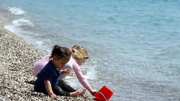 Antalya'da deniz sezonu açıldı
