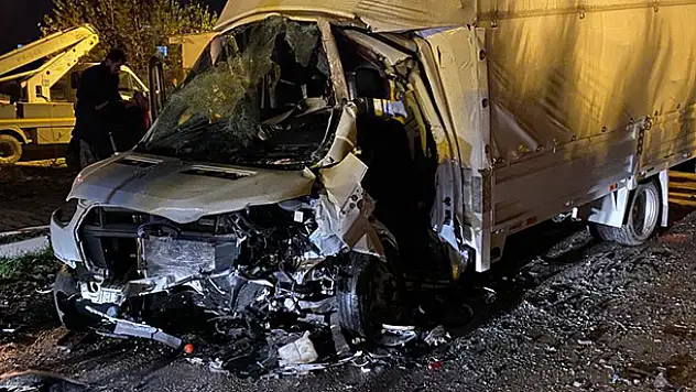Antalya'da feci kaza: 2 ölü