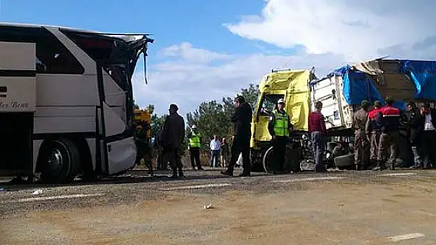Antalya'da feci kaza: 5 ölü