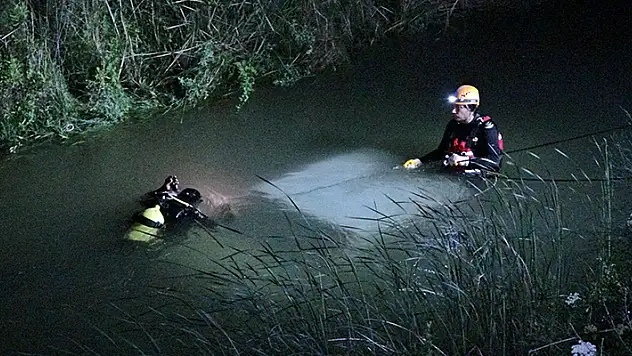 Antalya'da otomobil köprüden dereye uçtu: 1'i çocuk 2 kişi kayıp
