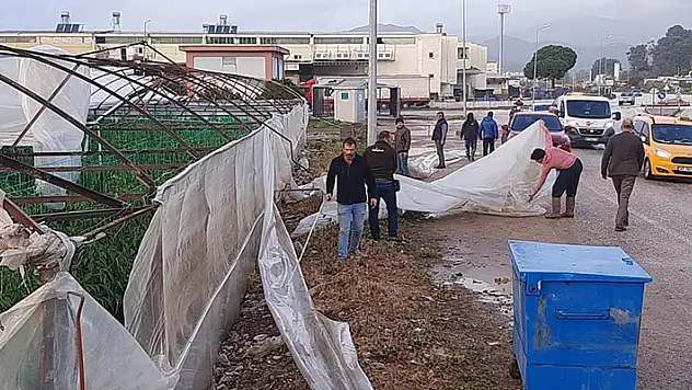 Antalya'da sağanak ve hortum felaketi:  6 yaralı, 1000 dönüm serada zarar oluştu
