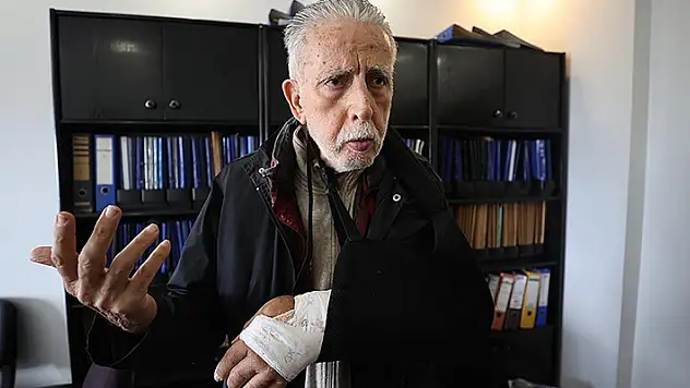 Antalya'da sahipsiz köpeklerin saldırdığı 75 yaşındaki avukat, belediye hakkında suç duyurusunda bulundu
