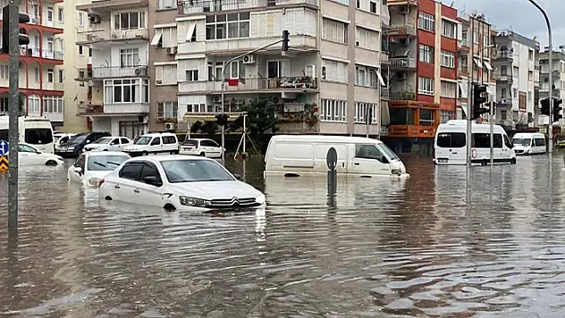 Antalya'da selden etkilenen 4 ilçe 'afet bölgesi' ilan edildi

