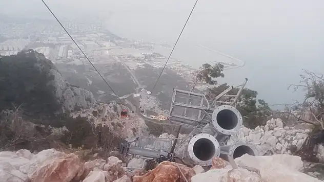 Antalya'da teleferik kabini düştü: 1 ölü, 2'si çocuk 7 yaralı
