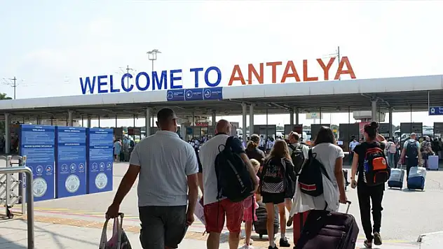 Antalya'dan yeni turist rekoru
