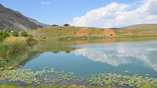 Antalya- Konya arasında bir doğa harikası! Dipsiz Göl, buz gibi suyu ve mavi rengiyle ziyaretçilerini bekliyor
