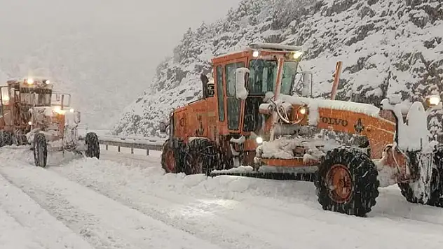 Antalya-Konya kara yolu tırların geçişine açıldı
