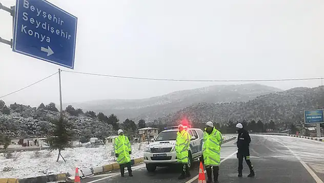 Antalya-Konya kara yolu ulaşıma kapandı