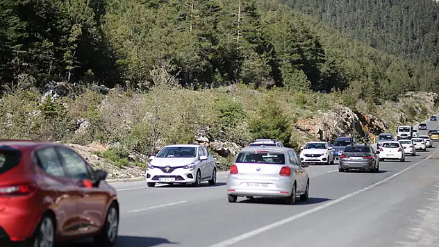 Antalya-Konya kara yolunda trafik yoğunluğu
