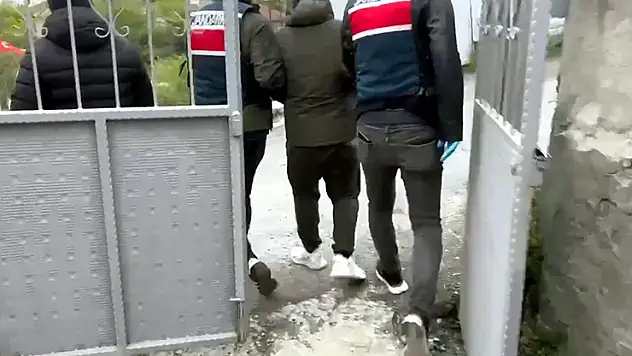 Antalya merkezli 13 ilde 'dolandırıcılık' operasyonu: 139 gözaltı