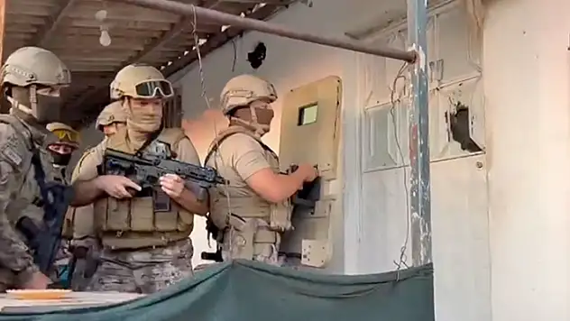 Antalya merkezli 'Kuyu-27' operasyonunda suç örgütü üyesi 32 şüpheli yakalandı
