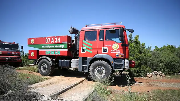Antalya, orman yangınlarıyla mücadele için filosunu genişletti
