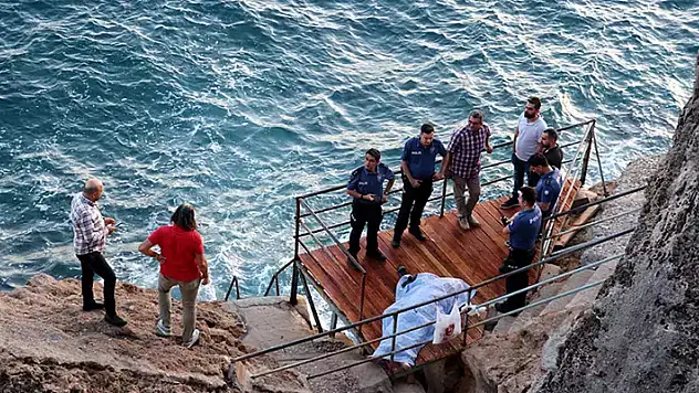 Antalya'ya tatil için geldi, boğularak hayatını kaybetti
