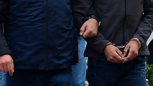 Antalya'da esnaf kooperatifi ve pazarcılar odasına yönelik operasyonda 74 şüpheli gözaltına alındı