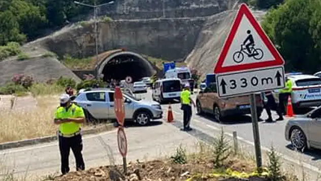 Antalya'da Kemer yolunda feci kaza: 2 ölü, 4 yaralı