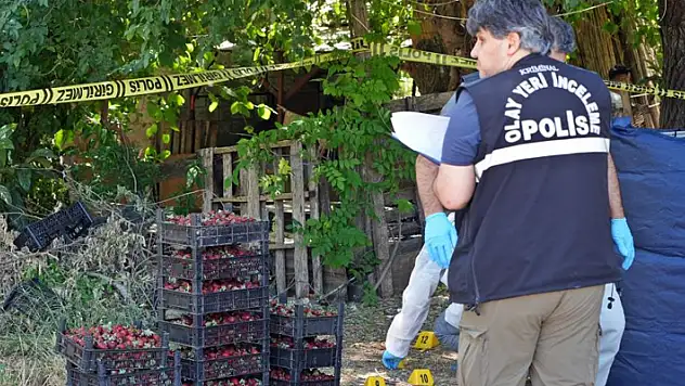 Antalya'da korkunç cinayet: Müşterilerine çilek satarken silahlı saldırıya uğradı
